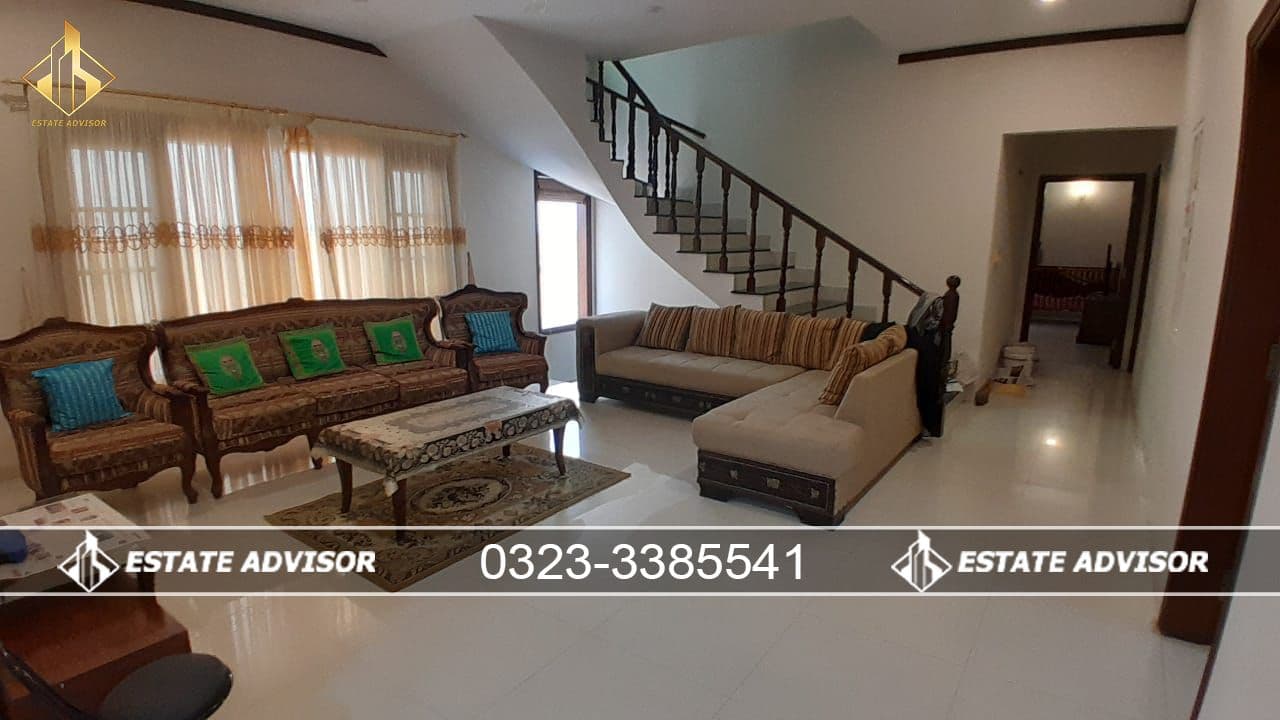 500 Square Yards Bungalow Available for Sale (12 Years old) - 4