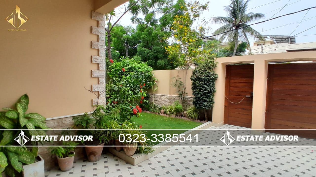 500 Square Yards Bungalow Available for Sale (12 Years old) - 1