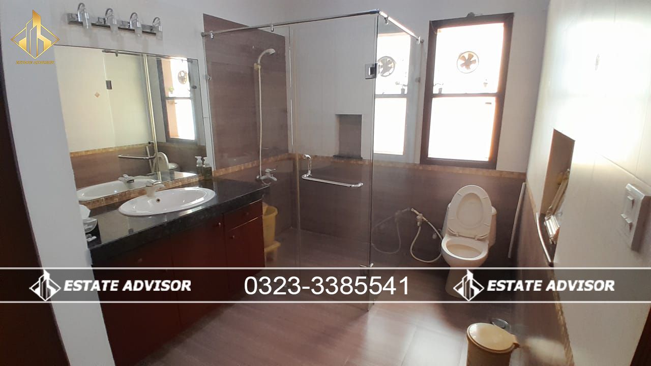 500 Square Yards Bungalow Available for Sale (12 Years old) - 14