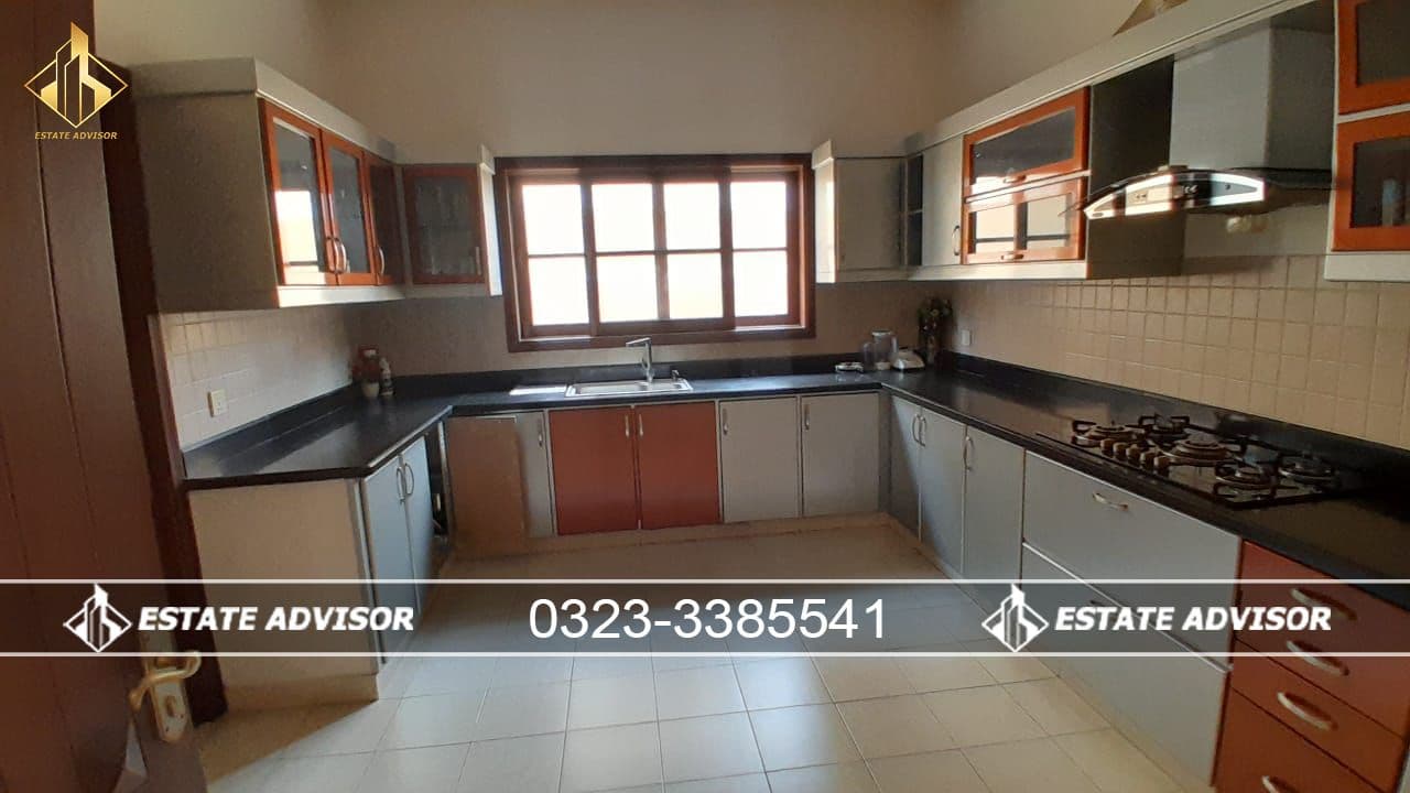 500 Square Yards Bungalow Available for Sale (12 Years old) - 6