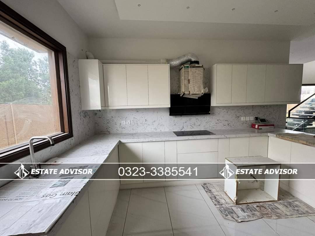 Luxury 5-Bedroom Home in Phase VIII, Zone B, DHA Karachi π‘ - 10